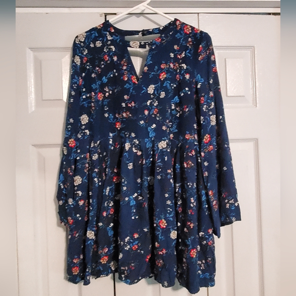 Boutique tunic Size Medium